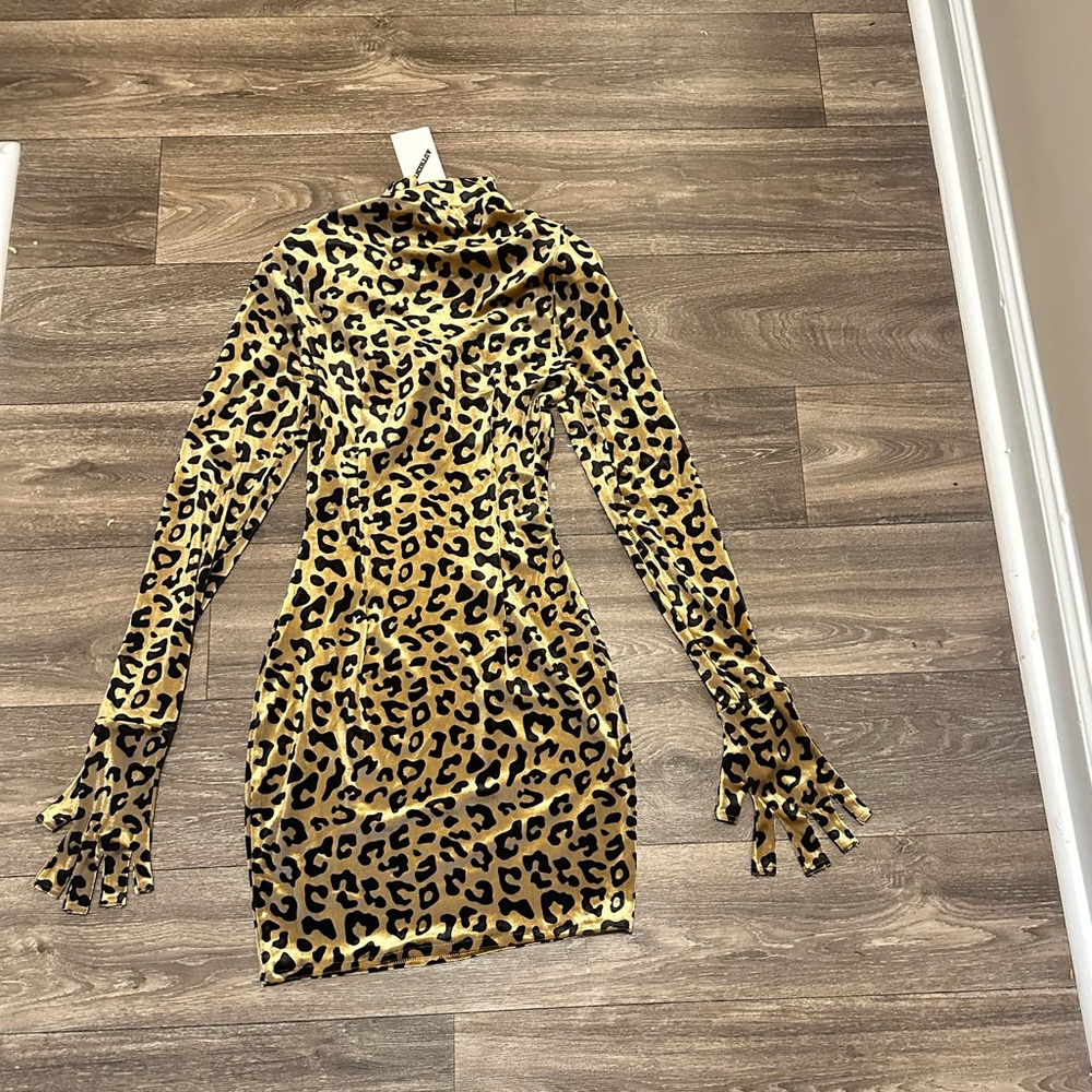 Cheetah print dress with fingers